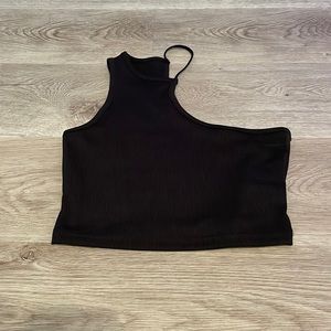 black one shoulder tank